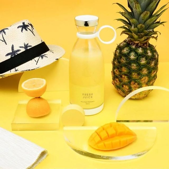 Mini portable juicer